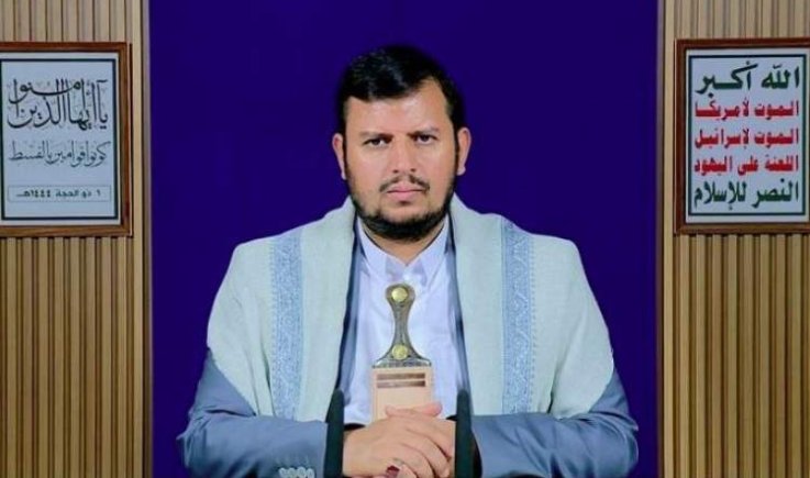قائد الثورة : أمريكا تنشر الرذيلة بشكل علني فاضح  